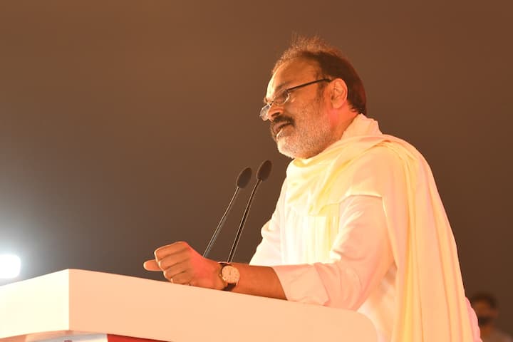 జనసేస సభలో నాగబాబు