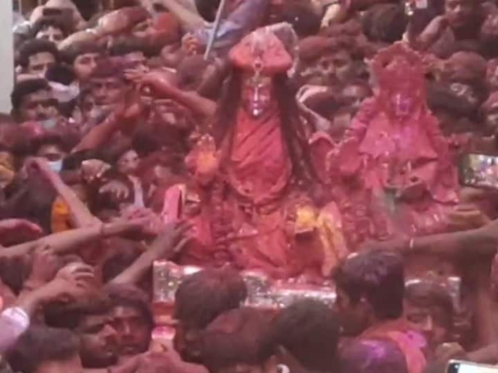 The festival of Rangbhari Ekadashi 2022 celebrated in Varanasi ann Holi 2022: वाराणसी में रंगभरी एकादशी की धूम, भक्तों ने बाबा भोलेनाथ को रंग लगाकर मनाया त्योहार