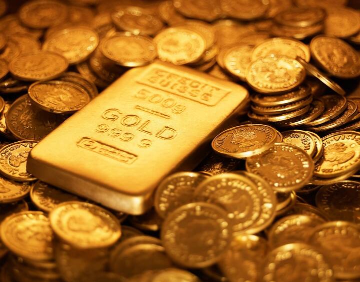 Gold rate today gold and silver price in on 16th march 2022 gold prices slightly down today Gold Silver Price Today : होळीपूर्वी सोन्या-चांदीच्या दरात किंचित घसरण, काय आहेत ताजे दर ?