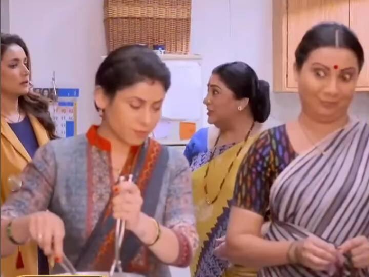 Aai Kuthe Kaya Karte latest update holi celebration in deshmukh’s family sanjana will have to do all housework Aai Kuthe Kaya Karte : अपमान करणाऱ्या संजनाला अनघा तिची जागा दाखवणार, देशमुखांच्या घरात नवा हंगामा होणार!