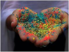 Holi 2022: કેમિકલના રંગોથી નહીં પરંતુ આ રીતે ફુલોના કલરથી રમો હોળી, ત્વચામાં આવશે નિખાર