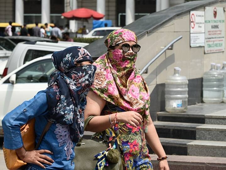 Mumbai Swelters At 37.5 Celsius, Temp To Rise On Wednesday; IMD 'Yellow Alert' For Heatwave Conditions In Some Areas Mumbai Swelters At 37.5 Celsius, Temp To Rise On Wednesday; IMD 'Yellow Alert' For Heatwave Conditions In Some Areas