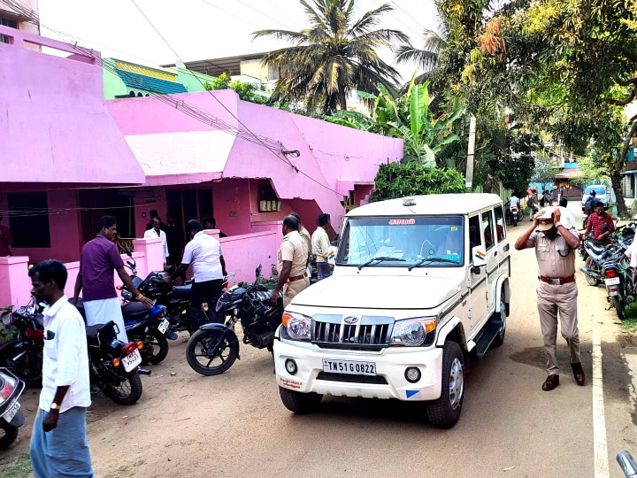 சீர்காழியில் 2 குழந்தைகளை கொன்று, தாயும் தூக்கிட்டு தற்கொலை! கடன் பிரச்சனையால் விபரீதம்..