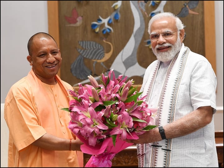 PM Narendra Modi Uttar Pradesh CM Designated Yogi Adityanath 100 Minute Meeting PM मोदी और योगी आदित्यनाथ की 100 मिनट की मीटिंग में क्या चर्चा हुई? जानें इस मुलाकात के मायने 