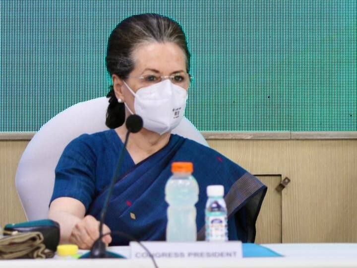 Congress President Sonia Gandhi Said at CWC Meeting Defended Captain Amarinder Singh after Many complaints CWC Meeting: ਕਾਂਗਰਸ ਪ੍ਰਧਾਨ ਸੋਨੀਆ ਗਾਂਧੀ ਦਾ ਕੈਪਟਨ ਅਮਰਿੰਦਰ ਨੂੰ ਹਟਾਏ ਜਾਣ 'ਤੇ ਵੱਡਾ ਖੁਲਾਸਾ