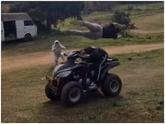 नहीं देखा होगा आपने कभी ऐसा स्टंट, वीडियो देख दंग रह जाएंगे अच्छे-अच्छे स्टंटबाज