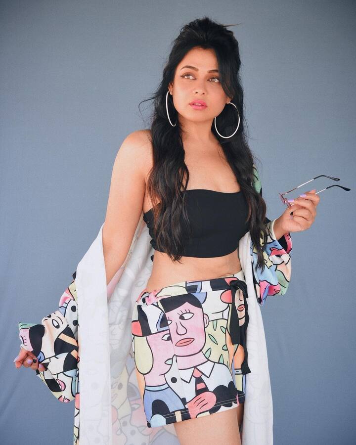 मालिकांबरोबरच ‘कॉफी आणि बरेच काही’, ‘मिस्टर आणि मिसेस सदाचारी’ या मराठी चित्रपटांतही प्रार्थना झळकली होती.  (Photo : @prarthana.behere/IG)