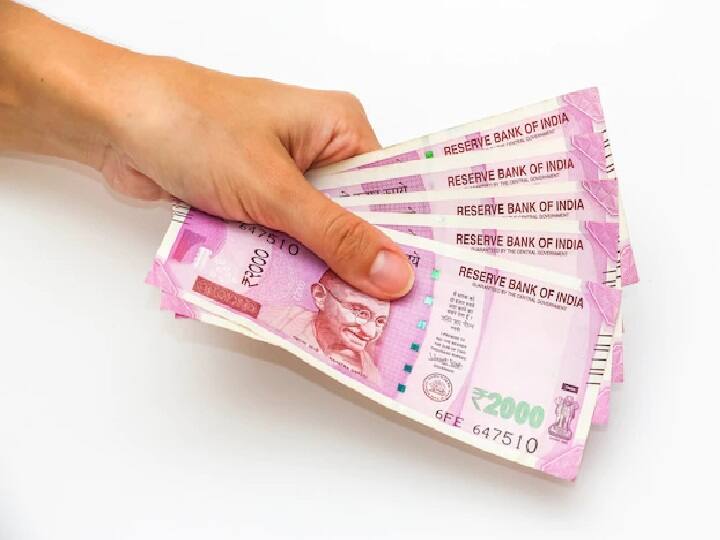 इस स्कीम में 5 साल के भीतर आप 14 लाख का फंड जमा करना चाहते हैं तो आपको एक साथ 10 रुपये निवेश करने होंगे. 7.4 प्रतिशत की ब्याज दर के हिसाब से आपको मैच्योरिटी पर 14,28,964 रुपये मिलेंगे.