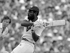 एक वनडे मैच में शतक और पांच विकेट, महज इन तीन ऑलराउंडर्स के नाम दर्ज है यह खास रिकॉर्ड