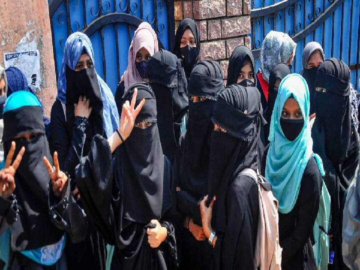 Karnataka government decided no exam duty for women teachers in hijab Karnataka Hijab Issue: हिजाब पहनने वाली शिक्षिका की नहीं लगेगी परीक्षा ड्यूटी, राज्य सरकार ने लिया फैसला