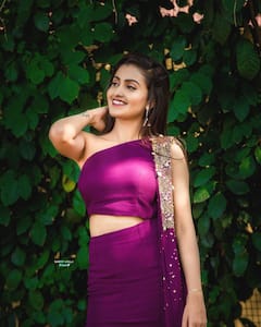 Deepika Pilli: అందమైన కుర్ర యాంకర్ దీపికా పిల్లి, అదిరిందిగా