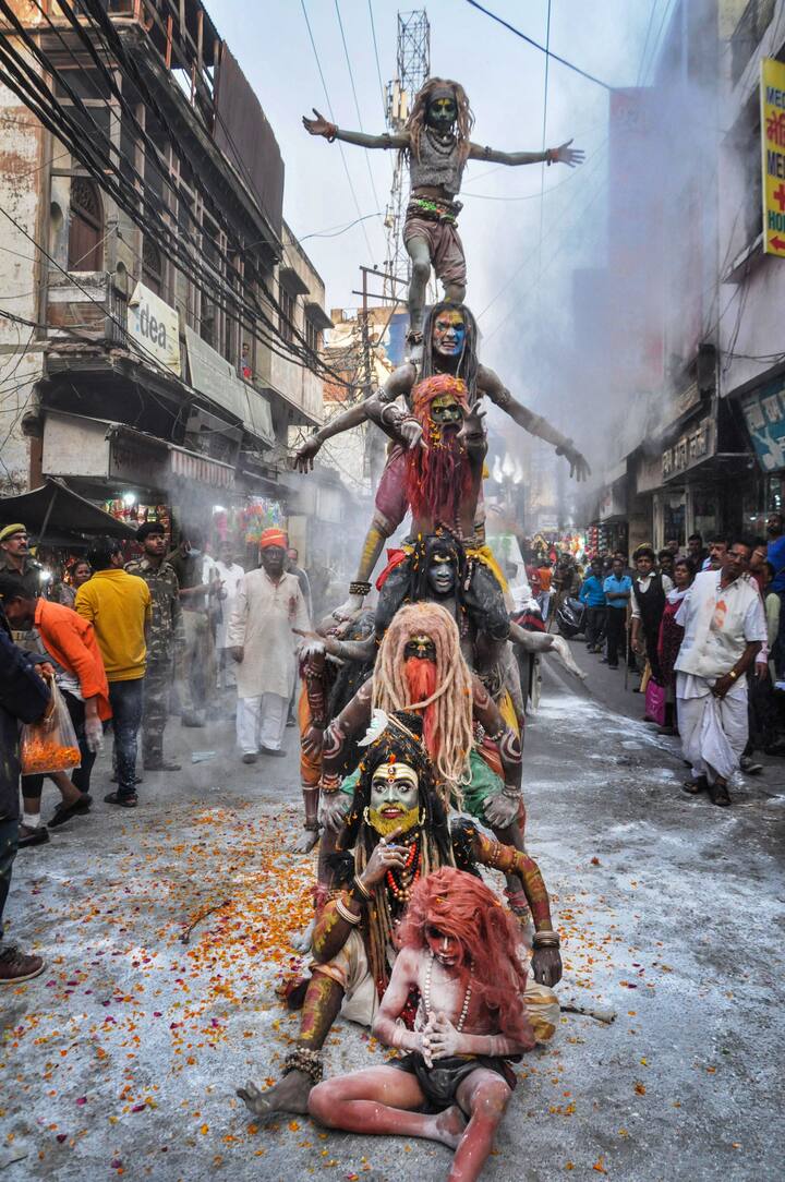 Devotees participate in a religious procession on the occasion of Ekadashi, ahead of the upcoming festival of Holi, in Moradabad, Monday, March 14, 2022. (Source: PTI)