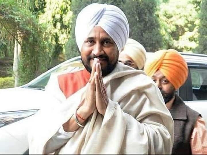 दरअसल चन्नी ने हलफनामे में अपनी कुल संपत्ति 9.44 करोड़ रुपये बताए थी. जानकारी के अनुसार चन्नी के पास 2.62 करोड़ चल और 6.82 करोड़ की अचल संपत्ति है.