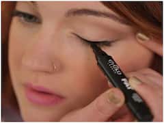 कलर्ड आईलाइनर से करें एक्सपेरिमेंट, खुद को दें यूनिक लुक