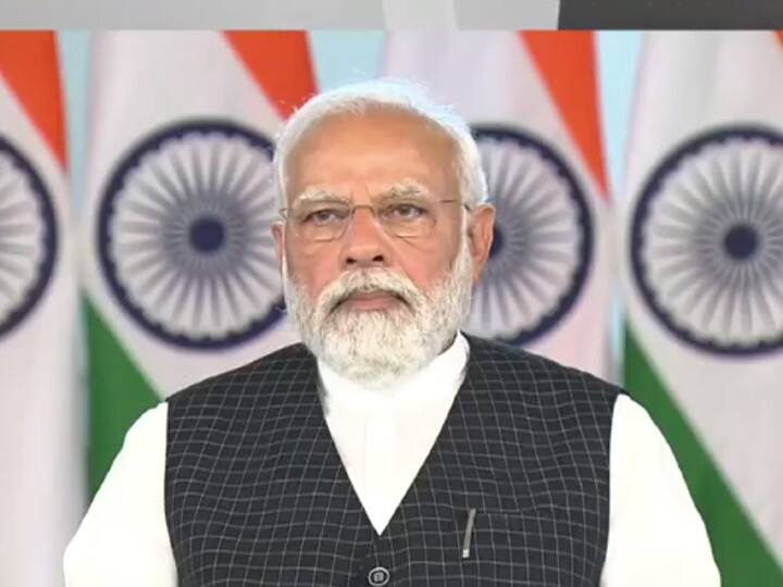 PM Modi Interacts With Embassy Officials, Hails 'Team Spirit' In Evacuating Students From Ukraine PM Modi Interacts With Embassy Officials, Hails 'Team Spirit' In Evacuating Students From Ukraine