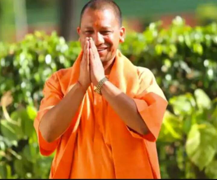 योगी आदित्यनाथ के हलफनामे के मुताबिक उत्तर प्रदेश विधान परिषद का सदस्य चुने जाते समय उनके पास 95.98 लाख रुपये की  संपत्ति थी. अब यह बढ़कर 1 करोड़ 54 लाख, 94 हजार 54 रुपए हो गई है.उन्होंने हलफनामे में अपने पास एक लाख रुपए नगद होने की जानकारी दी थी.