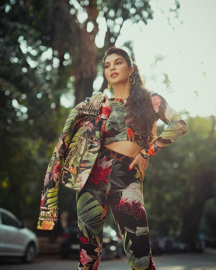 अटॅक या चित्रपटाच्या प्रमोशनसाठी जॅकलिननं हा लूक केला होता. ( jacqueline fernandez/instagram)