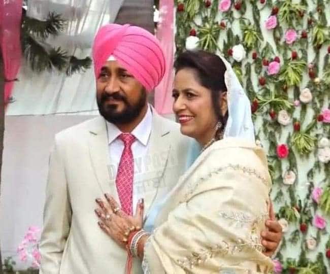 बता दें कि इस हलफनामे में चरणजीत सिंह चन्नी ने अपनी और अपनी पत्नी की संपत्ति का ब्यौरा दिया था. जिके अनुसार चन्नी के पास करीब 10 करोड़ रुपये की कुल संपत्ति है, जिसमें कार, जमीन, चल और अचल संपत्ति शामिल है.