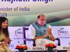 राजनाथ सिंह ने हिजाब बैन पर कोर्ट के फैसले का किया स्वागत, कहा- महिलाओं पर नहीं होनी चाहिए पाबंदी