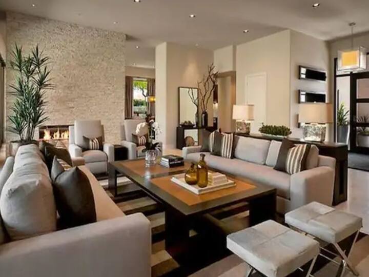 ਇਸ ਨਾਲ ਸੁਖ, ਸ਼ਾਂਤੀ ਅਤੇ ਖੁਸ਼ਹਾਲੀ ਖਤਮ ਹੋ ਜਾਂਦੀ ਹੈ ਅਤੇ ਵਿਅਕਤੀ ਦੀ ਤਰੱਕੀ ਵਿੱਚ ਰੁਕਾਵਟ ਆਉਂਦੀ ਹੈ। ਇਸ ਲਈ ਕੁਝ ਵਾਸਤੂ ਟਿਪਸ ਨੂੰ ਧਿਆਨ ਵਿਚ ਰੱਖਣਾ ਬਹੁਤ ਜ਼ਰੂਰੀ ਹੈ। ਇਸ ਨਾਲ ਘਰ 'ਚ ਸਕਾਰਾਤਮਕ ਊਰਜਾ ਬਣੀ ਰਹਿੰਦੀ ਹੈ। ਆਓ ਜਾਣਦੇ ਹਾਂ ਕਿ ਕਿਹੜੀਆਂ ਚੀਜ਼ਾਂ ਨੂੰ ਘਰ 'ਚੋਂ ਕੱਢਣਾ ਜ਼ਰੂਰੀ ਹੈ।