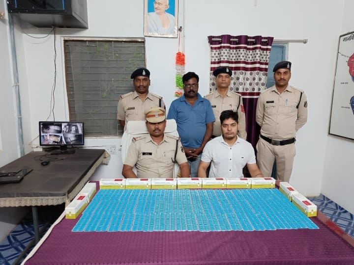 Chhattisgarh Drug business was going on under guise of medical store case exposed in police raid ANN Chhattisgarh News: मेडिकल स्टोर की आड़ में चल रहा था नशे का कारोबार, पुलिस छापामारी में हुआ मामले का पर्दाफाश