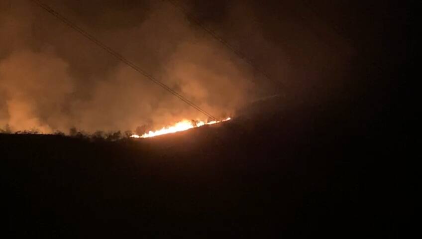 Matheran : माथेरानच्या डोंगरावर वणवा, मोठ्या प्रमाणावर वनसंपदा भक्ष्यस्थानी Maharashtra Matheran Forest Fire on the hills of Matheran Matheran : माथेरानच्या डोंगरावर वणवा, मोठ्या प्रमाणावर वनसंपदा भक्ष्यस्थानी