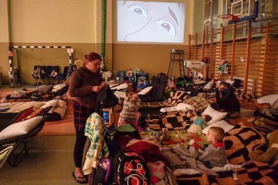 રશિયન દળોએ રવિવારે ડોનેત્સ્ક અને લુહાન્સ્ક નજીકના કેટલાક નવા વિસ્તારો કબજે કર્યા છે. આ વિસ્તારોને રશિયન સેના દ્વારા યુક્રેનથી અલગ નવા દેશ તરીકે માન્યતા આપવામાં આવી હતી.