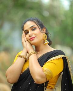Hariteja Photos: మీ జీవితానికి మీరే ఆర్టిస్టు, బ్రష్ మరొకరి చేతికి ఇవ్వకండి, ఏం చెప్పింది హరితేజ