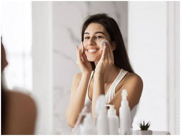 Health News, Difference between Cleanser, Micellar water and Makeup Remover, Skin Care Tips क्लींजर, मिसेलर वॉटर और मेकअप रिमूवर में क्या है अंतर? जानें