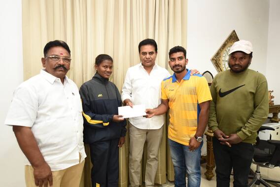 KTR Help : వాళ్లిద్దరి భవిష్యత్కు కేటీఆర్ సాయం ! వాళ్లెవరంటే ? KTR Help : వాళ్లిద్దరి భవిష్యత్కు కేటీఆర్ సాయం ! వాళ్లెవరంటే ?