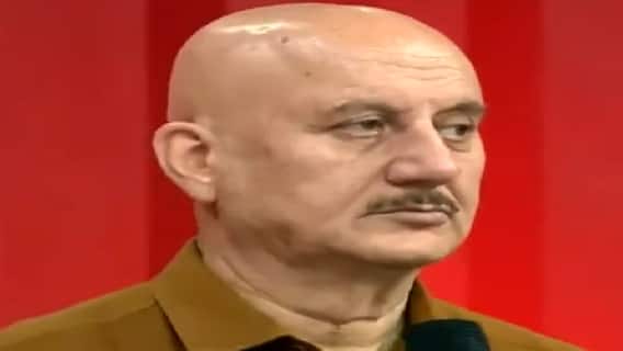 The Kashmir Files का ऐसा इमोशनल इंटरव्यू नहीं देखा होगा, Anupam Kher, Vivek Agnihotri हुए संजीदा