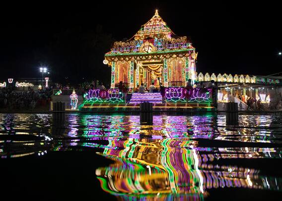 Tirumala: తిరుమలలో వైభవంగా వార్షిక తెప్పోత్సవాలు Tirumala: తిరుమలలో వైభవంగా వార్షిక తెప్పోత్సవాలు