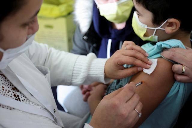 Covid Vaccination 12 to 14 years not starts in west bengal Covid Vaccination: দেশে ১২ থেকে ১৪ বছর বয়সিদের টিকাকরণ শুরু, বাংলায় শুরু হল না ভ্যাকসিনেশন