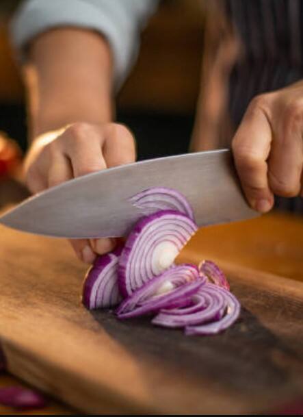 কাঁচা পেঁয়াজের গুণাগুণ জানলে অবাক হবেন