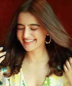 Rukshar Dhillon Photos: విశ్వక్ సేన్ సినిమాతో అయినా రుక్సర్ సక్సెస్ అయ్యేనా