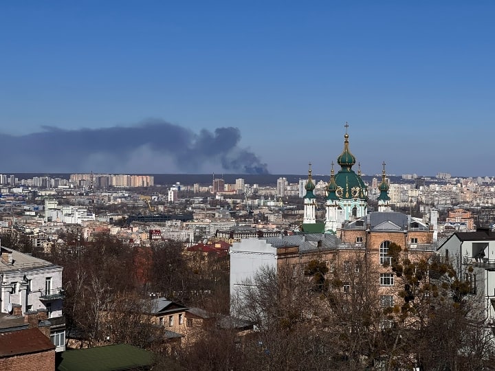 russia ukraine war lockdown in kyiv, 103 childrens killed so far know latest updates Russia-Ukraine War: रूस के हमलों में अब तक यूक्रेन के 103 बच्चों की मौत, राजधानी कीव में लॉकडाउन, रात भर सुनाई दी धमाकों की आवाज