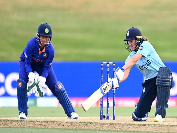 Womens World Cup 2022 news Indian womens cricket team loses to England womens team Womens World Cup 2022 : भारतीय महिला संघाचा इंग्लंडकडून पराभव, 31 षटकातच पूर्ण केलं लक्ष्य