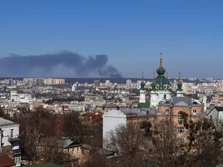 russia ukraine war lockdown in kyiv  103 childrens killed so far know latest updates  Russia Ukraine War : रशियाच्या हल्ल्यात आतापर्यंत युक्रेनच्या 103 मुलांचा मृत्यू, राजधानी कीव्हमध्ये लॉकडाऊन 