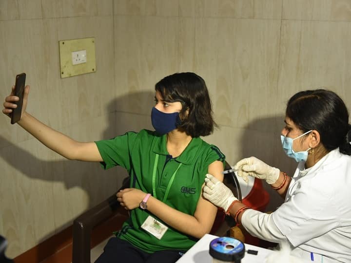 Covid Vaccination For 12-14 Age Group Postponed In MP, Delhi Sees Lukewarm Response Covid Vaccination For 12-14 Age Group Postponed In MP, Delhi Sees Lukewarm Response