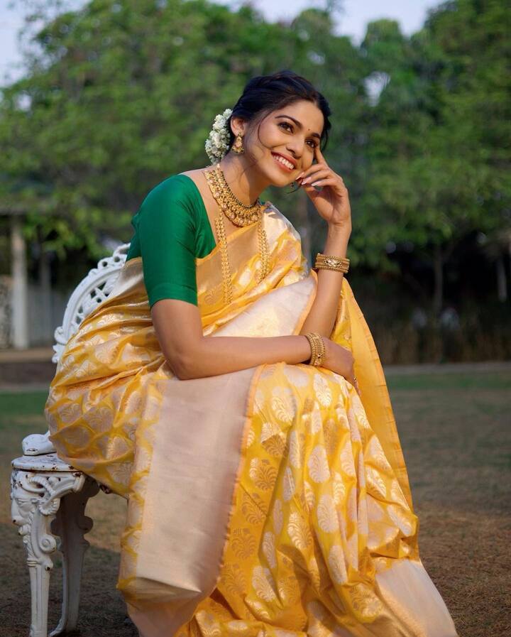 अभिनेता विद्युत जामवालसोबत तिने ‘जंगली’ या बॉलिवूड चित्रपटातही काम केलं आहे. या चित्रपटात तिने शंकरा ही भूमिका साकारली होती. (photo : iampoojasawant/ig)