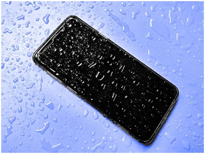 How To Fix Water Damage Phone At Home Here Is The 8 Tips - Gearrice