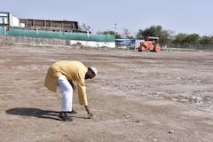 Amravati News : तीन एकर जागेवर स्वखर्चाने हॉकीसाठी मैदान तयार केलं!.