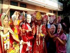 Rajasthan News: फाग महोत्सव में प्रधानमंत्री मोदी का मास्क खेली जा रही होली, चुनावों में जीत से उत्साहित
