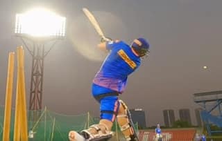IPL 2022: Mumbai Indians' Tim David Smashes BIG Sixes In Nets - WATCH