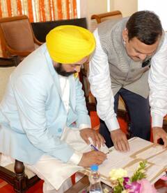 Punjab News: ਮੁੱਖ ਮੰਤਰੀ ਬਣਦੇ ਹੀ ਐਕਸ਼ਨ 'ਚ ਭਗਵੰਤ ਮਾਨ, ਕਿਹਾ- ਇੱਕ ਦਿਨ ਵੀ ਬਰਬਾਦ ਨਹੀਂ ਕਰ ਸਕਦੇ