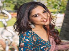 Actress Sakshi: பூக்கள் பூக்கும் தருணம் ஆருயிரே.. சாக்‌ஷி அகர்வால் லேட்டஸ்ட் க்ளிக்ஸ் !