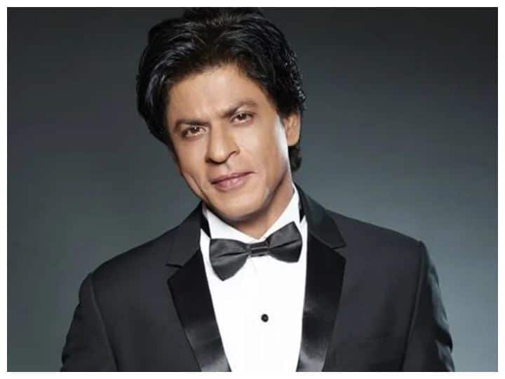 Shah Rukh Khan teases OTT venture SRK+ Ajay Devgn says, Thoda ruk Shah Rukh Shah Rukh Khan: పాపం SRK - ఓటీటీ రంగంలోకి షారుక్ ఖాన్, బాద్‌షా ఆశలను గల్లంతు చేసిన డిస్నీ హాట్ స్టార్!