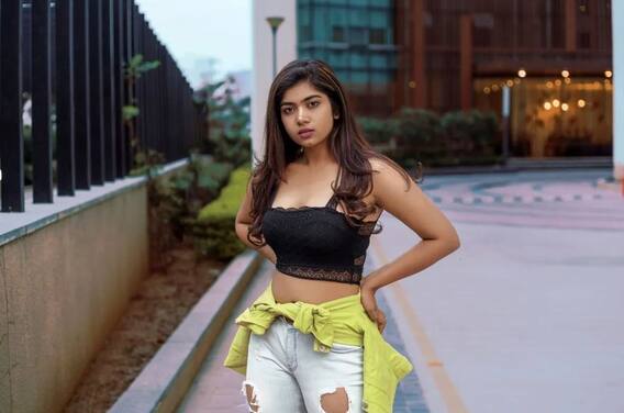Rithu Chowdary Latest Photos: జీన్స్‌లో 'జబర్దస్త్' బ్యూటీ రీతూ చౌదరి