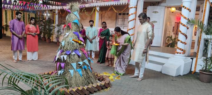रंग माझा वेगळा मालिकेतील इनामदारांच्या घरात पारंपरिक पद्धतीने होळीचा सण साजरा होणार आहे.