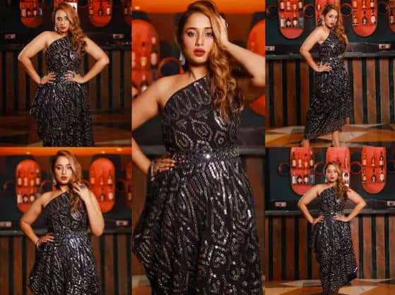 Rani Chatterjee Photos : ਭੋਜਪੁਰੀ ਅਦਾਕਾਰਾ ਰਾਣੀ ਚੈਟਰਜੀ (Rani Chatterjee) ਆਪਣੀ ਫਿਟਨੈੱਸ ਨੂੰ ਲੈ ਕੇ ਆਏ ਦਿਨ ਸੁਰਖੀਆਂ 'ਚ ਰਹਿੰਦੀ ਹੈ। ਹੁਣ ਹਾਲ ਹੀ 'ਚ ਰਾਣੀ ਨੇ ਆਪਣੇ ਫੋਟੋਸ਼ੂਟ ਦੀਆਂ ਕੁਝ ਤਸਵੀਰਾਂ ਇੰਟਰਨੈੱਟ 'ਤੇ ਸ਼ੇਅਰ ਕੀਤੀਆਂ ਹਨ। ਜਿਸ 'ਚ ਉਹ ਬਲੈਕ ਡਰੈੱਸ 'ਚ ਧਮਾਲ ਮਚਾਉਂਦੀ ਨਜ਼ਰ ਆ ਰਹੀ ਹੈ। ਰਾਣੀ ਦੇ ਇਸ ਲੁੱਕ ਨੇ ਸੋਸ਼ਲ ਮੀਡੀਆ ਦਾ ਪਾਰਾ ਵਧਾ ਦਿੱਤਾ ਹੈ।